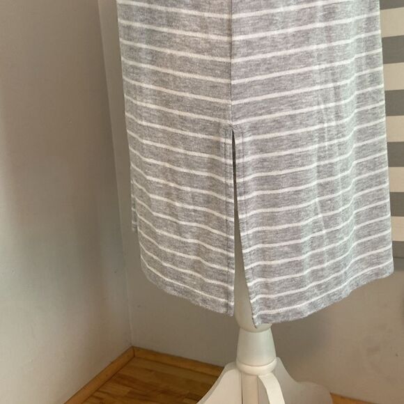 Athleta Light Gray & White Striped Threadlight Layering Top Size Medium - Picture 5 of 9